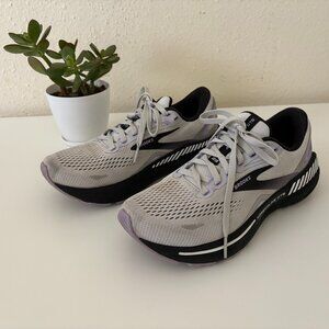 Brooks Women's White and Grey Trainers size 7.5